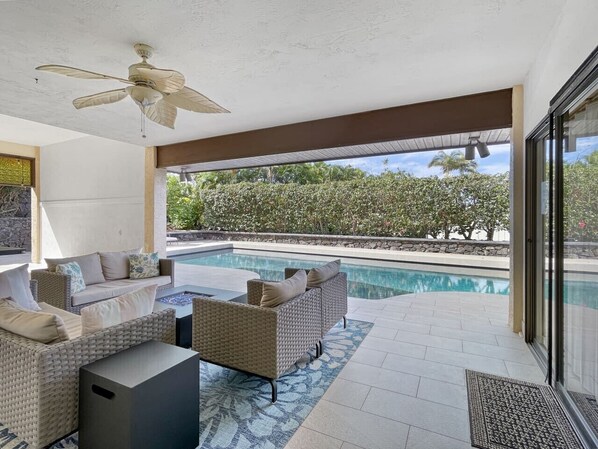 Pool - Kona Paradise Apartment with Pool (Kailua-Kona)