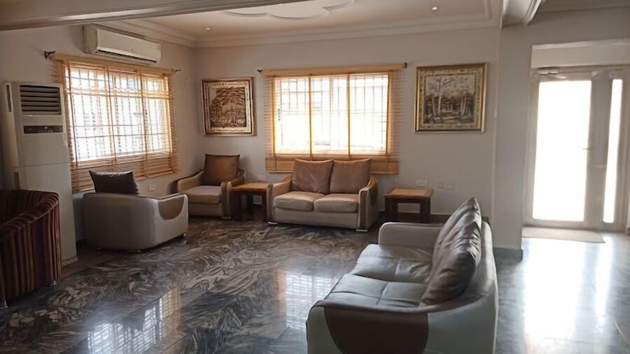 Le Ville Hotel and Suites