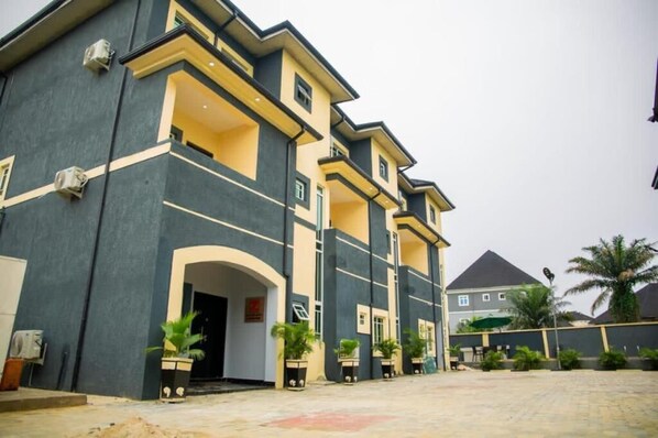 Front of property - Zucchini Hotel and Apartment (Port Harcourt)