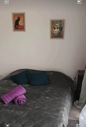 2 Schlafzimmer, Reisekinderbett, WLAN, Bettwäsche