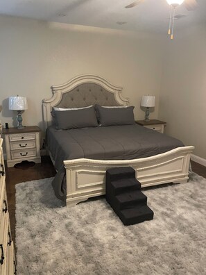 3 室のベッドルーム、WiFi、ベッドシーツ