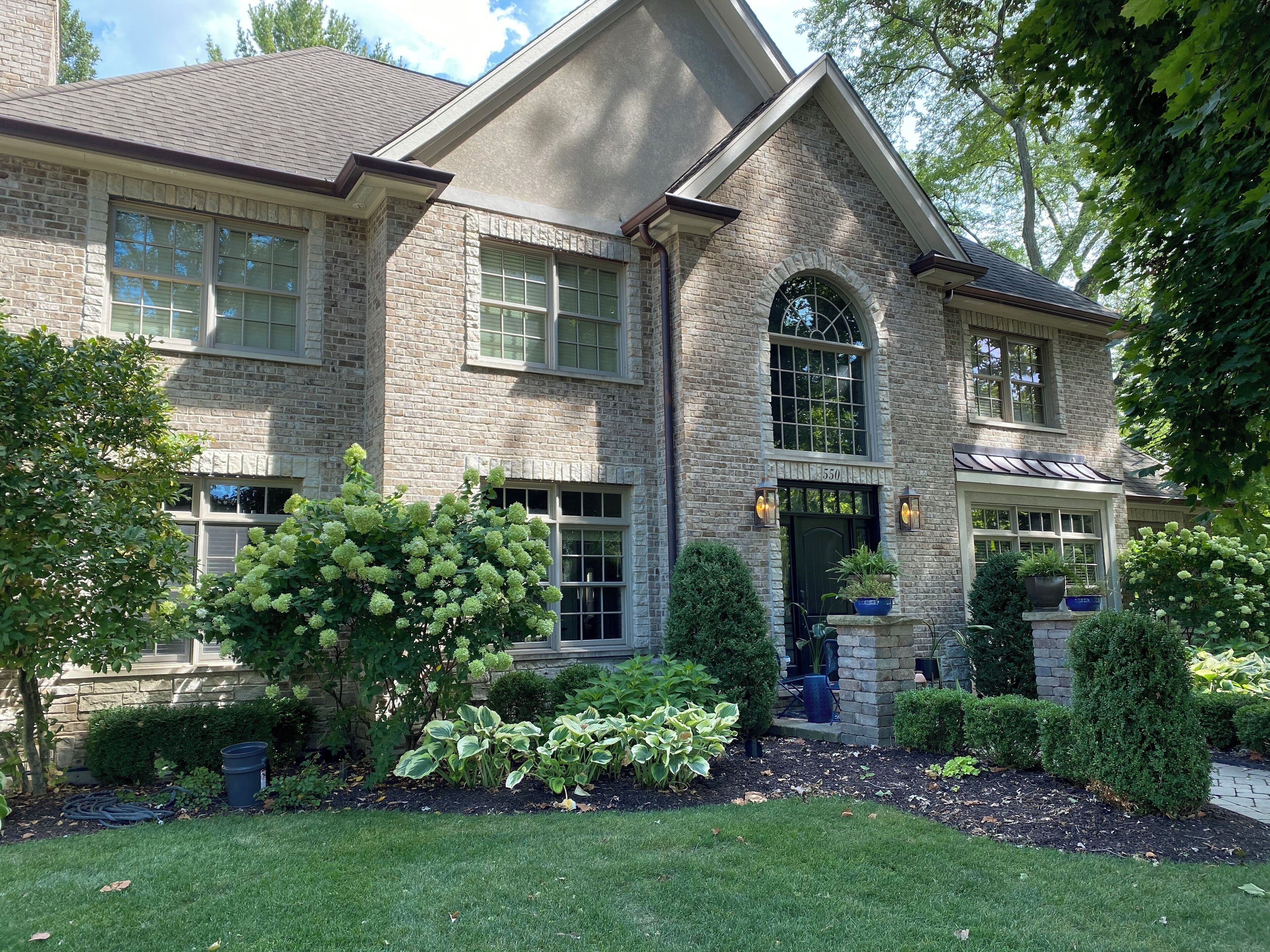 LivGolf Tournament-Large home walkable to downtown Naperville near Bolingbrook