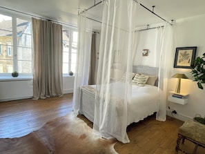 4 chambres, fer et planche à repasser, lit parapluie, Wi-Fi gratuit
