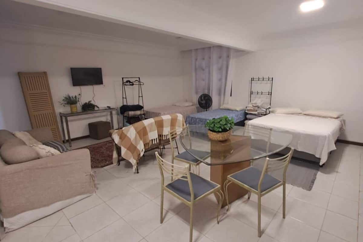 Familie studio | Luxe beddengoed, individueel gedecoreerd, individueel gemeubileerd