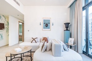 TV - Charming 1BR Apartment in Azizi Riviera 30, Al Merkadh by Deluxe Holiday Homes (Dubai)