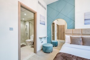 Dusche, kostenlose Toilettenartikel, Haartrockner, Handtücher