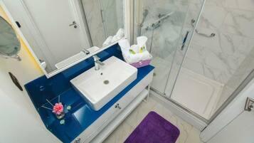Studio, Balcony, Sea View | Bathroom | Shower, free toiletries, hair dryer, towels