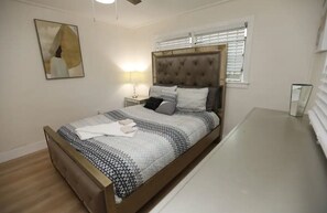 1 quarto, Wi-Fi de cortesia, roupa de cama