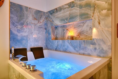 Welcome to Santorini  