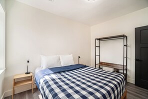 1 多间卧室、熨斗/熨衣板、免费 WiFi、床单