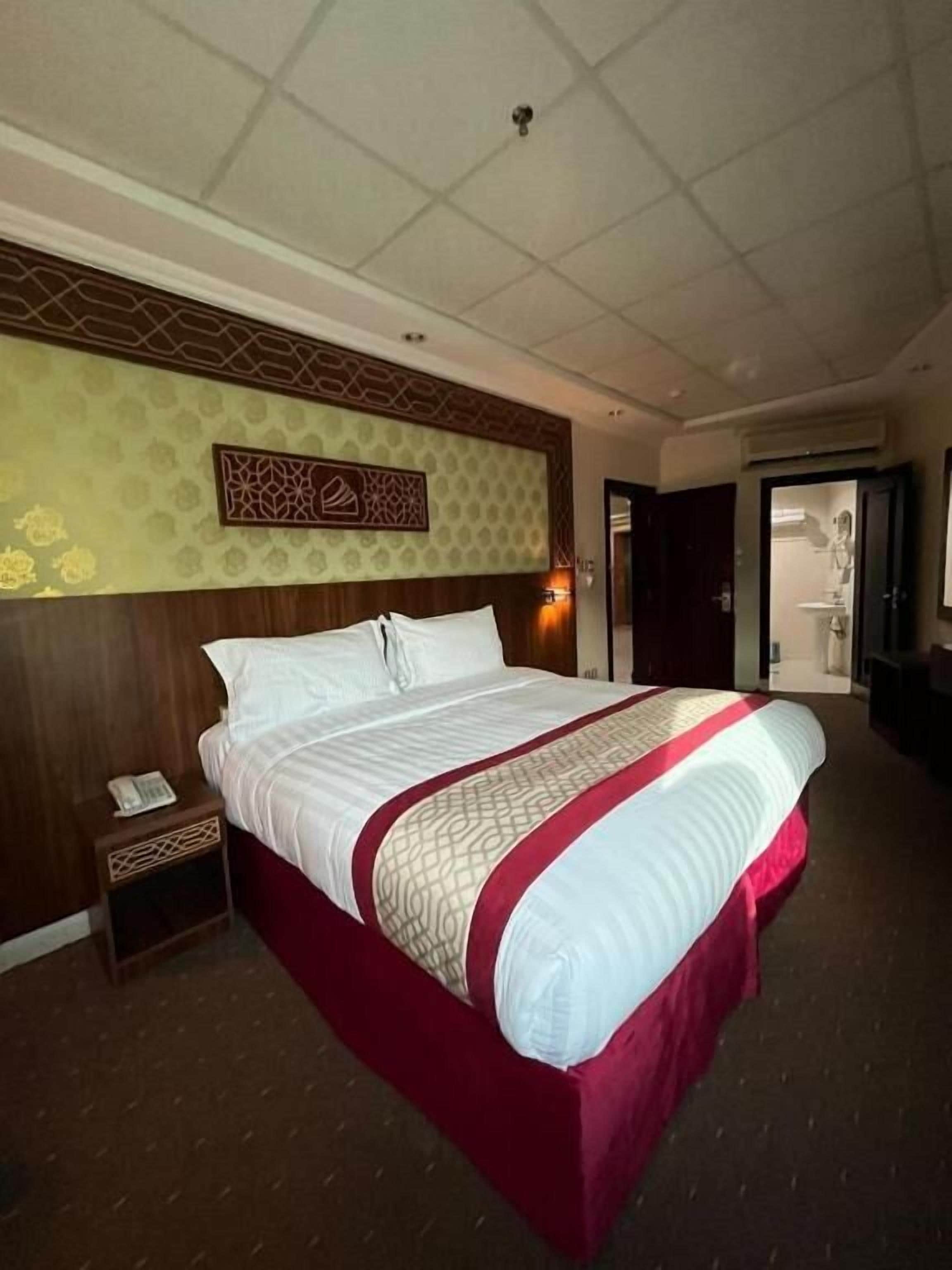 Quarto casal | Cofres nos quartos, Wi-Fi de cortesia, roupa de cama