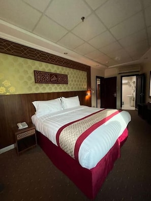 Habitación doble | Caja de seguridad en la habitación, wifi gratis y ropa de cama