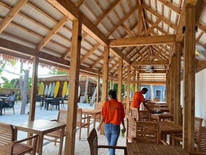 Área de estar no saguão