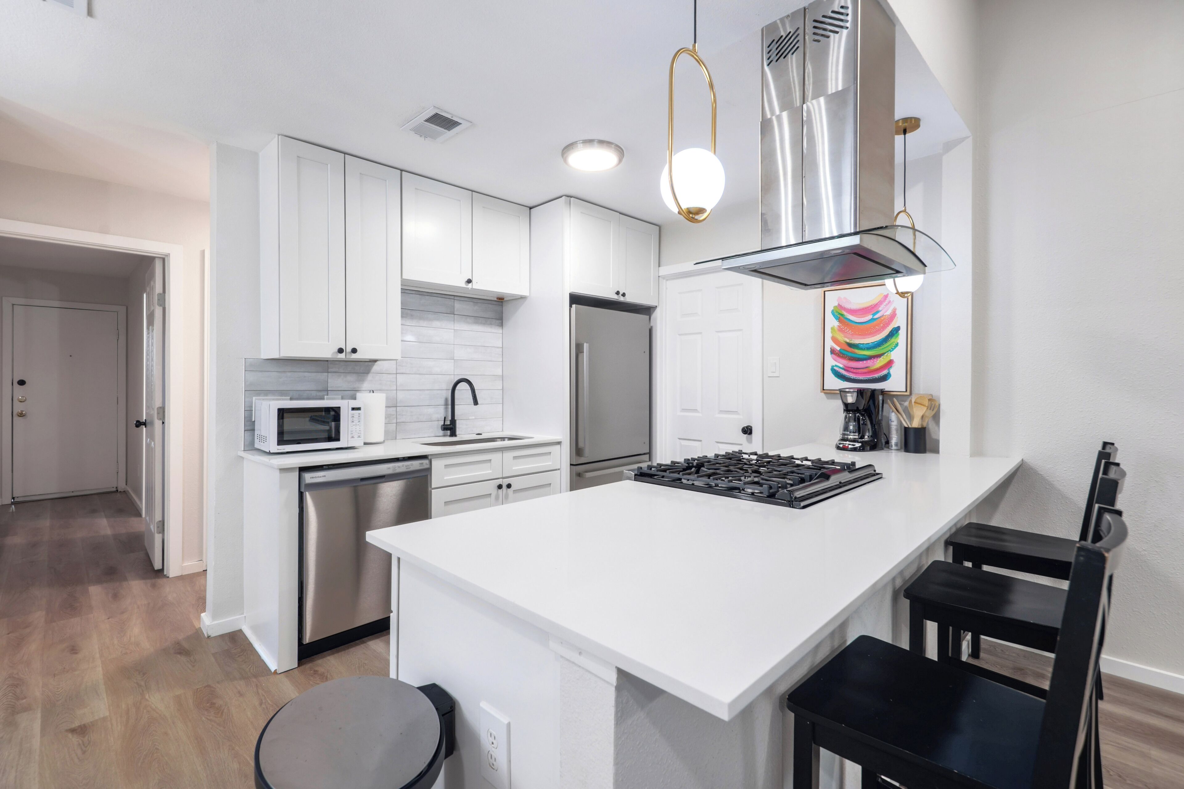 Refrigerador, microondas, horno, placa de cocina