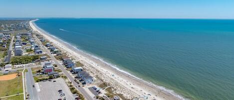 Beach nearby, sun loungers, beach towels