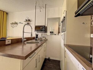 Réfrigérateur, micro-ondes, four, lave-vaisselle