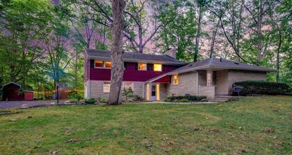 Heart of Indiana Dunes National Park with Hot Tub