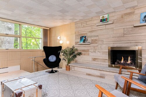 Heart of Indiana Dunes National Park with Hot Tub