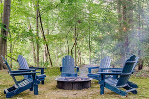 Property grounds - Heart of Indiana Dunes National Park with Hot Tub (Chesterton)