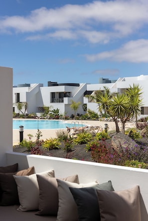 Pool - Casa Rio - Beautiful Blend of Comfort and Modern Design (La Oliva)