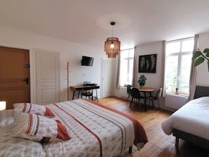 Triple Room, Garden View | Desk, laptop workspace, free WiFi - Le relais Napoléon (Avesnes-sur-Helpe)