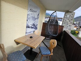 Life Style Dreibettzimmer mit Balkon und Bergblick | Balcón