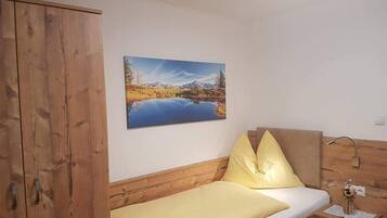 Premium bedding, in-room safe, desk, laptop workspace