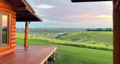 Spacious Log Cabin with Stunning River Views – Private Retreat Close to Pierre