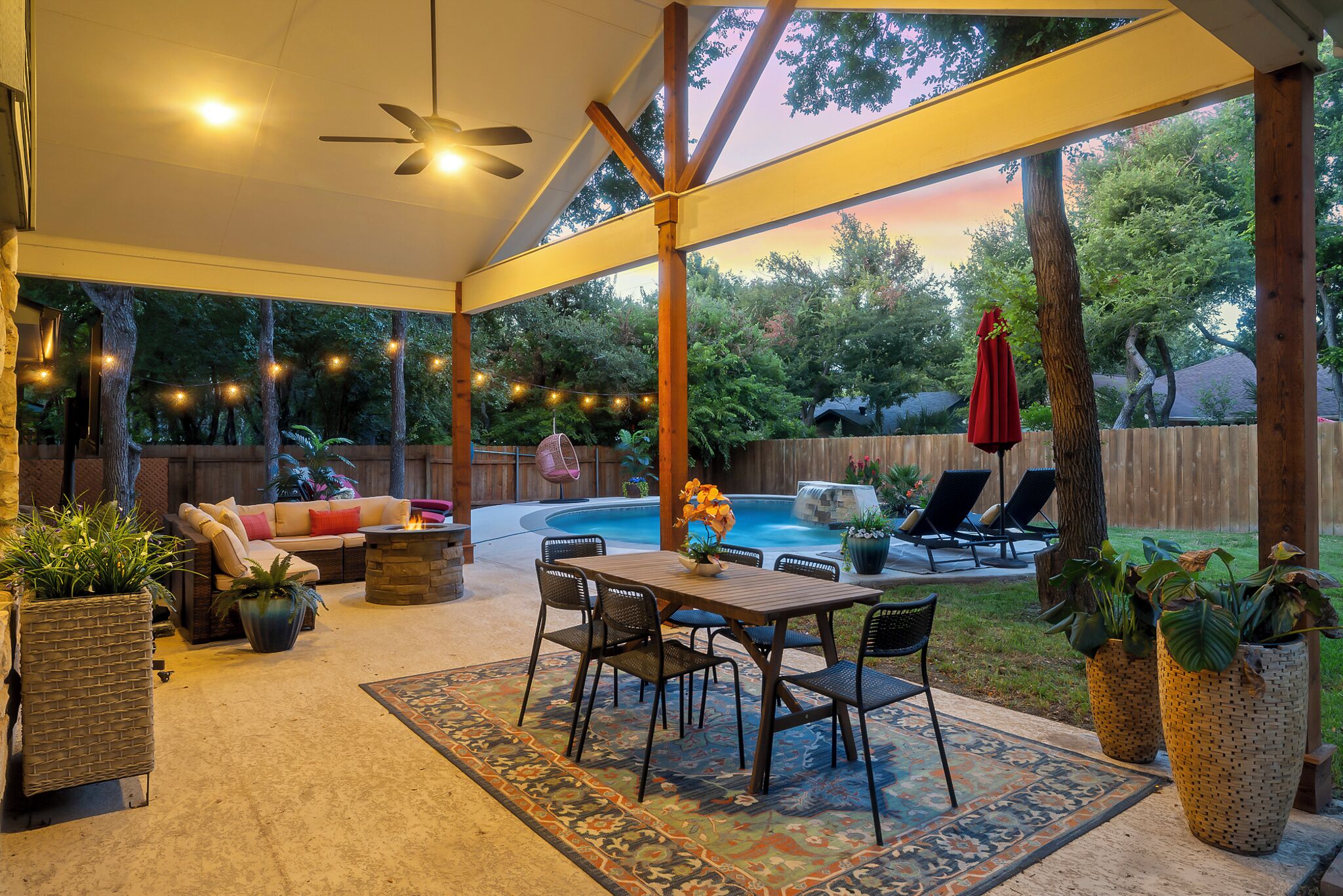 Outdoor dining