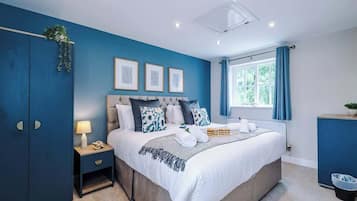 3 bedrooms, iron/ironing board, travel cot, WiFi