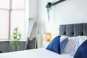3 bedrooms, desk, iron/ironing board, WiFi