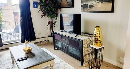 Downtown Retreat on 17th Ave – Walk to Cafés, Nightlife & Transit!