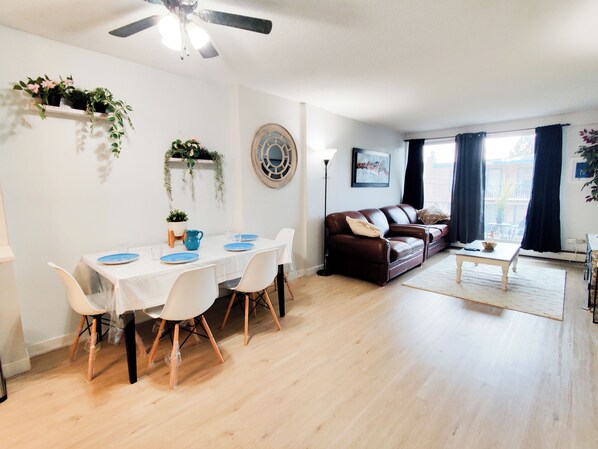 Interior - Downtown Retreat on 17th Ave – Walk to Cafés, Nightlife & Transit! (Calgary)