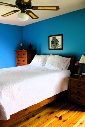 5 chambres, fer et planche à repasser, Wi-Fi, draps fournis