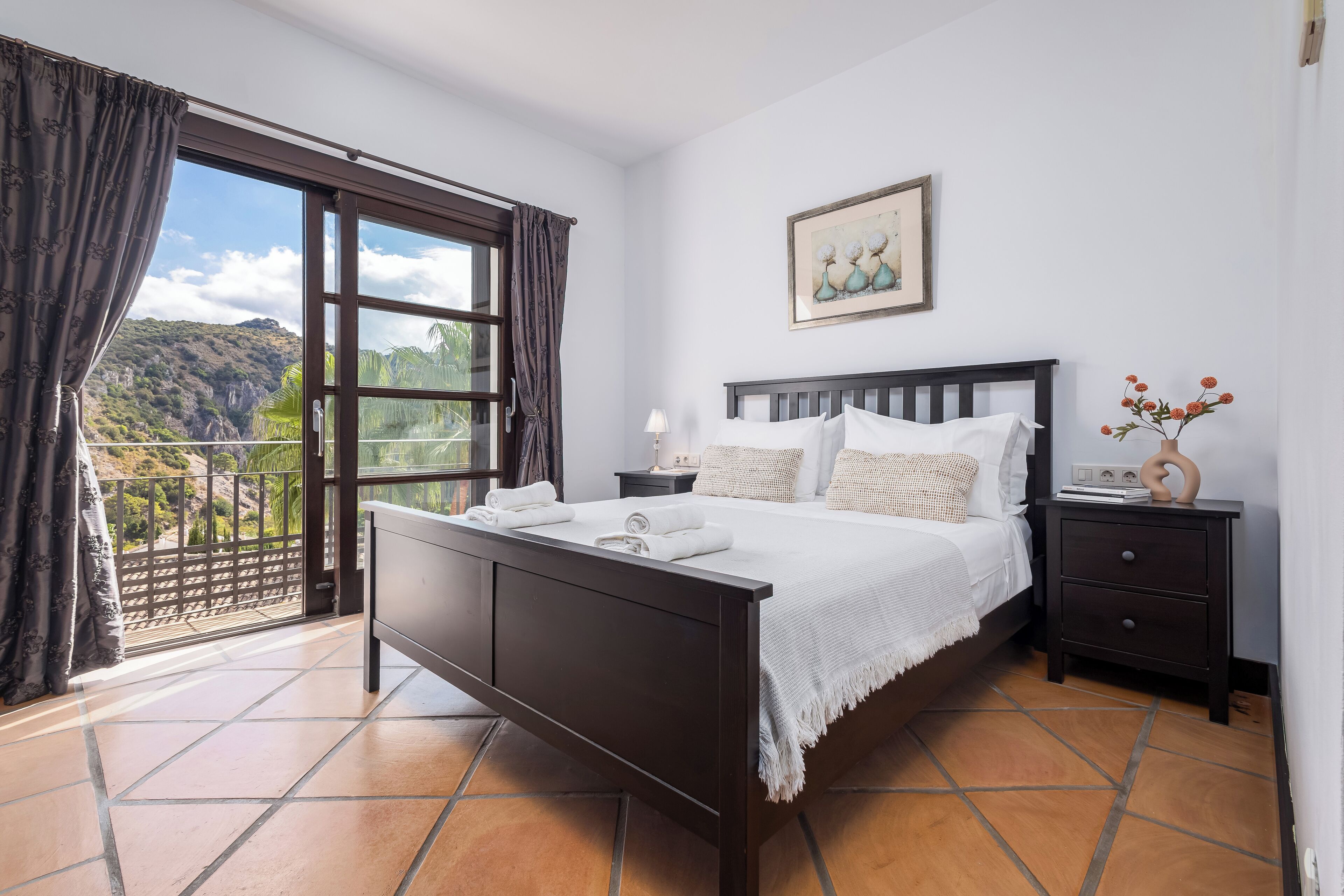 3 dormitoris, planxa i posts de planxar, wifi gratuïta i roba de llit 