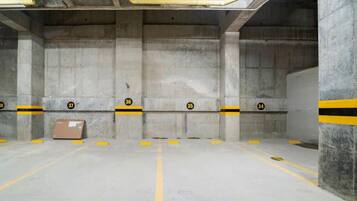 ํ
๋ผ์ค/ํํฐ์ค