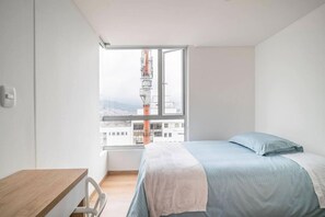 3 slaapkamers, een bureau, een laptopwerkplek, gratis wifi