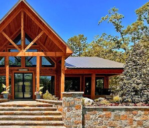 Exterior - Luxe Cabin Retreat | Outdoor Games | Kid's Playset (Broken Bow)