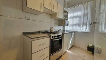 Réfrigérateur, micro-ondes, four