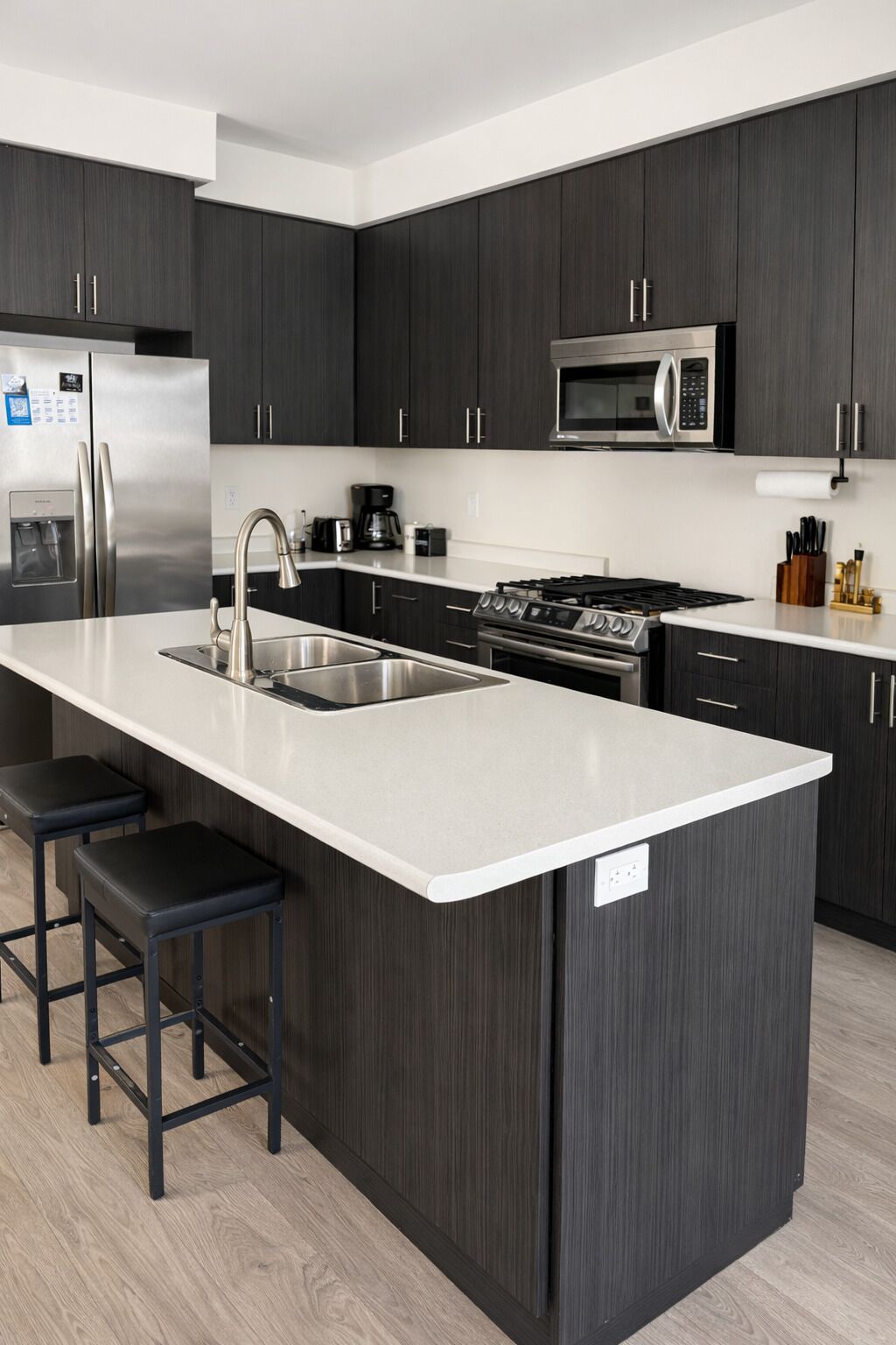 Refrigerador, microondas, horno, placa de cocina