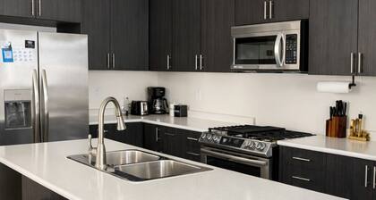 2024-Built Spacious & Stylish 3BR Cambridge Home—8 mins to African Lion Safari!