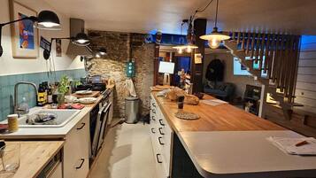 Micro-ondes, four, plaque de cuisson, lave-vaisselle