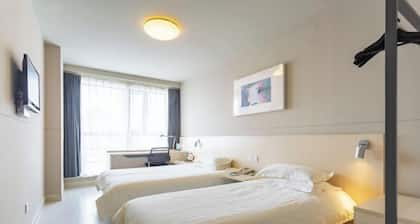 Jinjiang Inn (Weihai Liugong Island Scenic Area Weigao Square Branch)