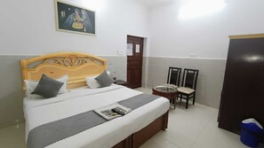 Quarto casal luxo | Espaço de trabalho para notebook, Wi-Fi de cortesia