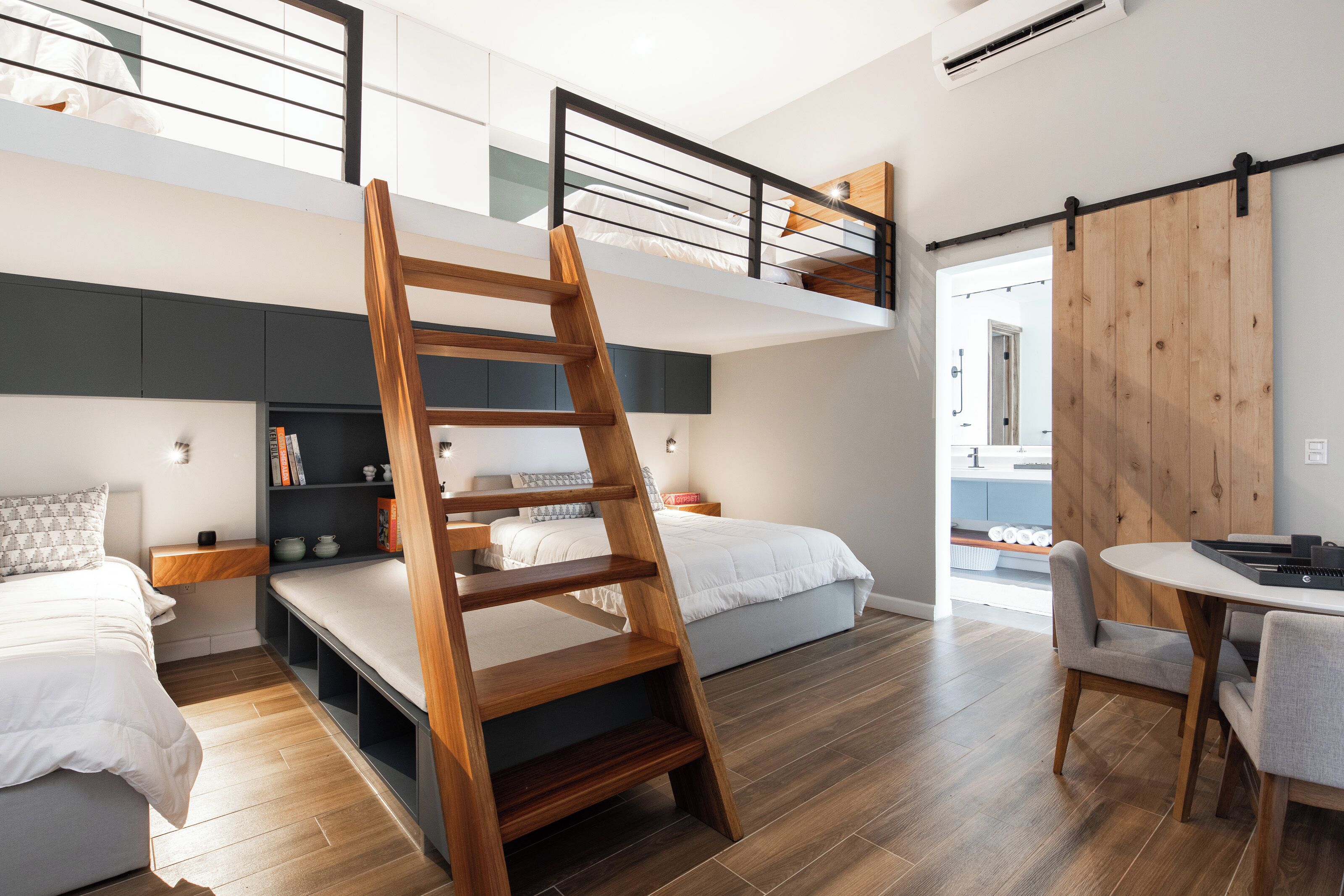 3 habitaciones, escritorio, wifi gratis y ropa de cama 