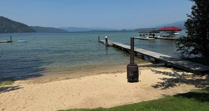 Priest Lake Waterfront bungalow with 75' private beach and dock