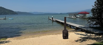 Priest Lake Waterfront bungalow with 75' private beach and dock