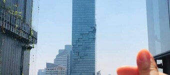 Luxurious Modern Retreat in the Heart of Silom