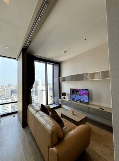 Luxurious Modern Retreat in the Heart of Silom