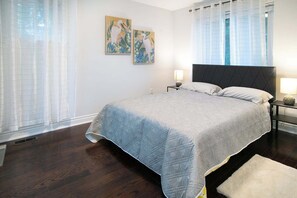 3 bedrooms, iron/ironing board, WiFi, bed sheets